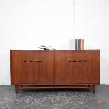 Vintage MCM 80's chestnut and rosewood credenza by Lane Furniture VA | Free delivery only in NYC and Hudson Valley areas 