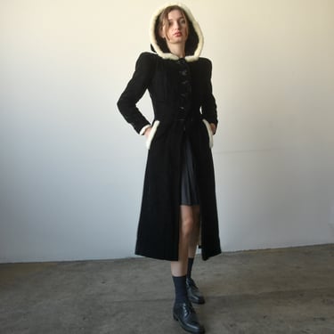 3248o / 1930s black velvet hooded coat 