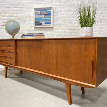 PREORDER // Extra LONG + Handsome Mid Century Modern styled Teak CREDENZA / Sideboard / Media Stand 