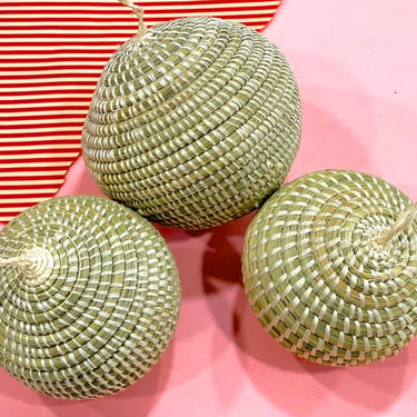 VINTAGE: 3pcs - Hand Woven Grass Ball Ornaments - Christmas, Fiesta, Crafts 