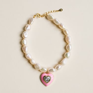 FRESHWATER PEARL BRACELET WITH BABY PINK HEART CHARM