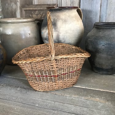 Rustic Small Posy Basket, England, Carry Handle, Flower Garden, Farmhouse, Farm Table 