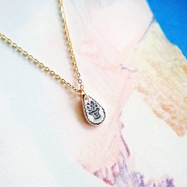 Floral Hand Painted Ceramic Charm Necklace, Hand Painted Necklace, Dark Blue White Ceramics,  Gold Chain, Folk Art Ceramics, Bouquet Pendant 