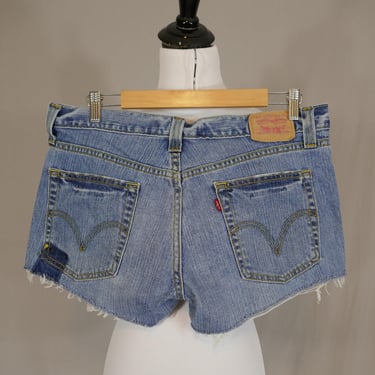 Vintage Levi's Low Rise Cut-Off Jean Shorts - 34