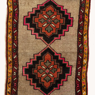 Vintage Turkish Mini Rug No. 625 | 1'9 x 2'6