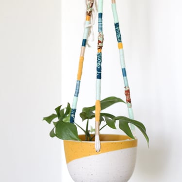Handmade Hanging Ceramic Planter - Speckled Yellow Flower Pot - Clay Basket Hanger - Modern Pottery - Plant Holder - Indoor Garden - Ceiling 