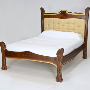 Special Walnut Bed 