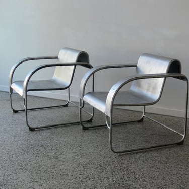 Art Deco Bauhaus Inspired Chromed Lounge Chairs In the Manner of Wolfgang Hoffmann for Howell (Set of 2) 