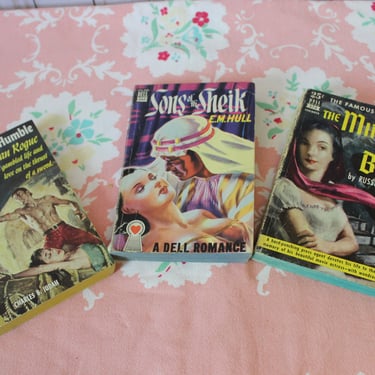 Vintage 1950s 50s Pulp Fiction Graphic Art PB Book Dell Romance Novel Noir // Pinup Girl Nightstand // bantam books 