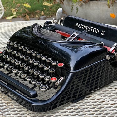 Vintage Remington Art Deco Manual Portable Typewriter With Case 