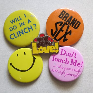 Vintage Pinback Button Set - 60s Groovy Novelty Pin Buttons - Vagabond Pinbacks - Groovy 1960s Era 