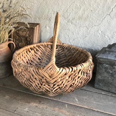 Vintage Wicker Gathering Basket, Rustic Wicker Basket, Large Vintage Wicker Gathering Basket, Rustic Wicker Basket, Large