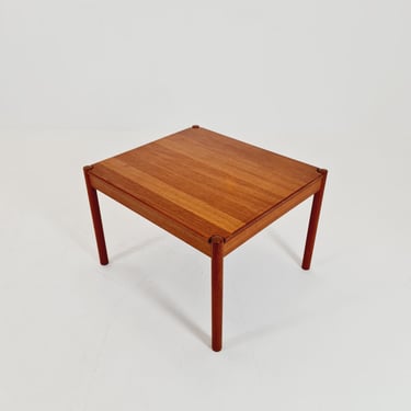 Danish Solid Teak / coffee table/ side table from the 60s By Magnus Olesen for Drup Mobelfabrik 