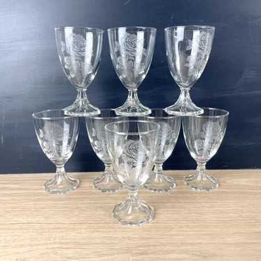 Water goblets with etched roses - set of 8 - mid century stemware 