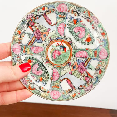 Small Vintage Chinese Famille Rose Medallion Plate. Porcelain Asian Wall Decor Plate. 