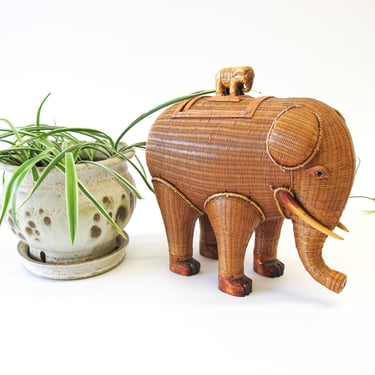 Hand Woven Elephant Basket with Lid 