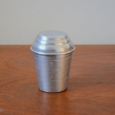 Vintage Swirl Mixer Gravy Shaker Metal Measuring Cup Mirro 