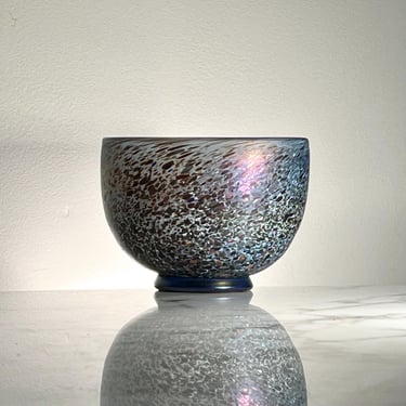 Iridescent glass and latimo Kosta bowl with small bluish heel by Bertie Vallien 