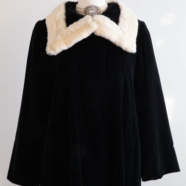 Dramatic 1940's Black Velvet Opera Coat With Fur Collar / Medium