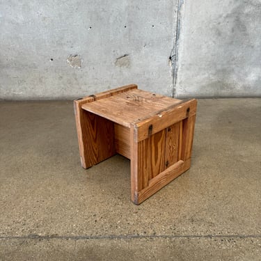 Crate Stool/Table - HOLD