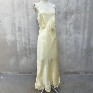 Vintage 1930s Yellow Rayon Slip Dress Kissing Love Birds Embroidery Animals