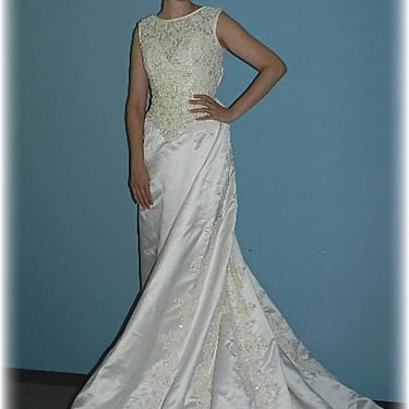 Vintage Sleeveless Designer Wedding Dress with Detachable Train 