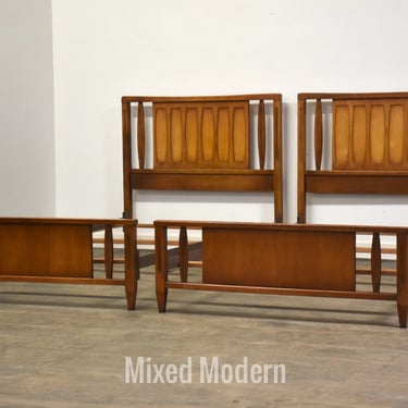 Mid Century Modern Twin Beds - A Pair 