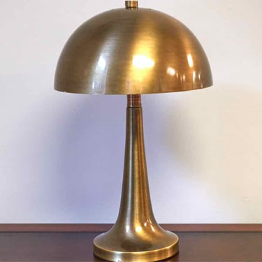 Dame Table Lamp
