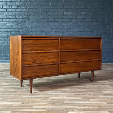 Mid-Century Modern 9-Drawer Dresser, c.1960’s 