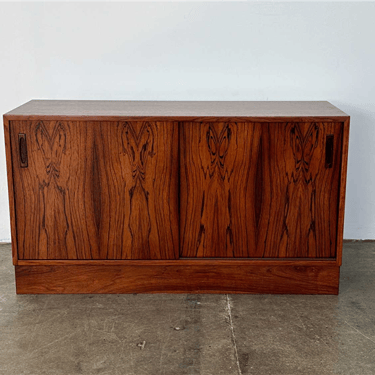 SIDEBOARD 985