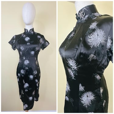 1960s Vintage Mei Wei Black Rayon Cheongsam / 60s Brocade Mandarin Collar Floral Wiggle Dress / Size Small 