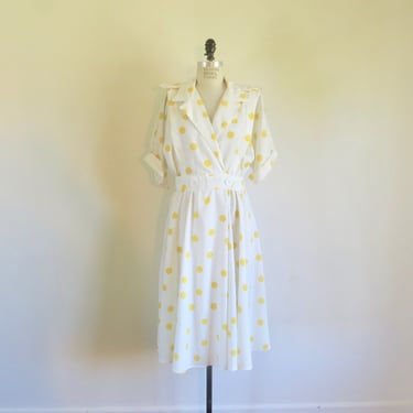 1980's Yellow and White Polkadot Day Dress Linen Look Double breasted Epaulets Full Skirt 80's Spring Summer Sansage 34