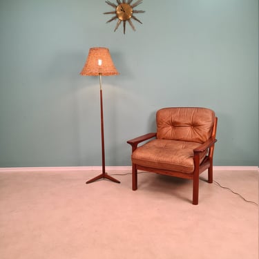 Midcentury tripod floor lamp in brass and solid teak by Örsjö Industrial AB  from the 60s with rattan shade 