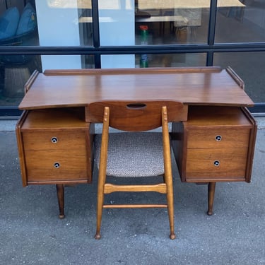 Lovely Walnut Desk &#038; Matching Chair in Great Vintage Condition