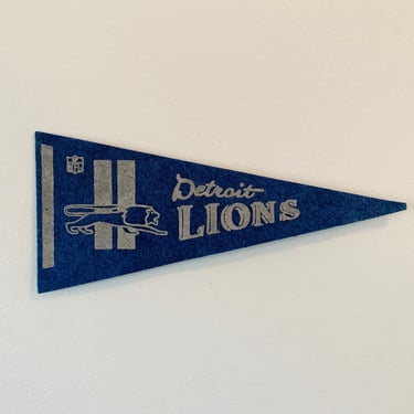 Vintage Small Detroit Lions 9 Inch NFL Pennant 
