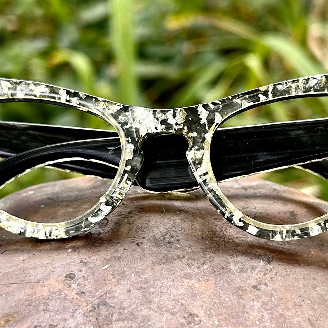 Vintage 1980’s Black Animal Print Sunglasses, Slight Cateye, Made in France Classic Vintage Retro 80s 90s Look Chic Sexy Womens Black  main image 3