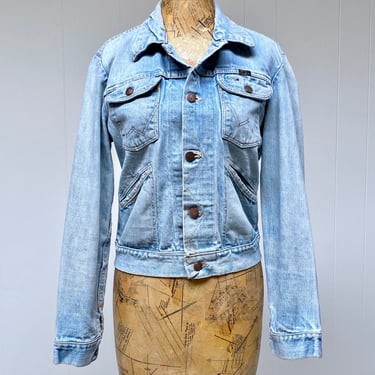 Vintage 1970s Wrangler Jean Jacket, 70s Faded and Distressed Classic Denim Western Wear, Gender Neutral Unisex 36" Small 