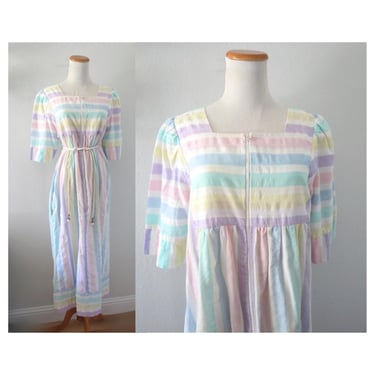 Vintage Rainbow Striped Dress - Pastel Candy Colors Stripe House Dress Muu Muu - Zip Front - Spring Summer Kawaii - Size Medium Large 