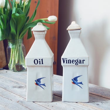 Vintage bluebird cruets / ceramic oil and vinegar cruets / Hull pottery cruet bottles / bluebird pottery / cottage decor / farmhouse decor 