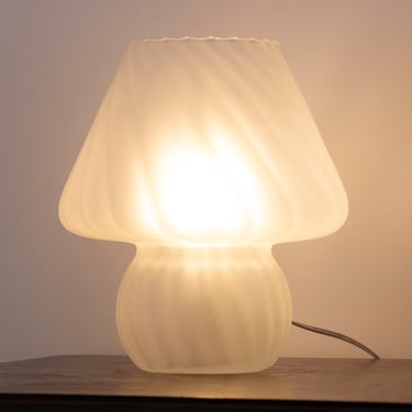 Italian Mushroom lamp in frosted Murano glass ribbed height 29cm, Made in Italy table lamp design 