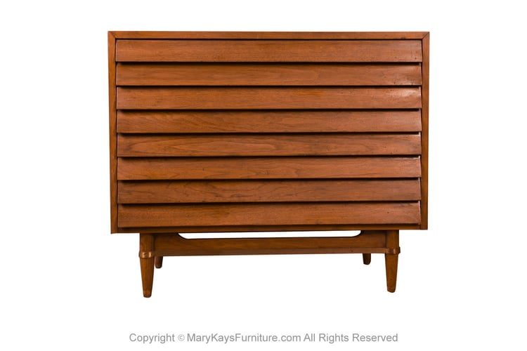 Mid-Century American of Martinsville Louvered Bachelor's Chest 