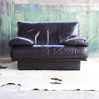COOL POSTMODERN Italian Nicoletti Salotti RARE Plinth Base Black Leather Lounge Chair Mid Century Modern 70s 80s McM Modernist Miami McM 