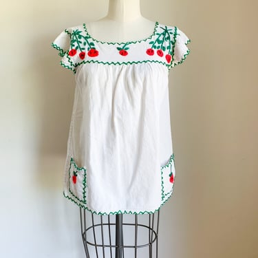 Vintage 1970s Mexican Hand Embroidered Cherry Top / S 