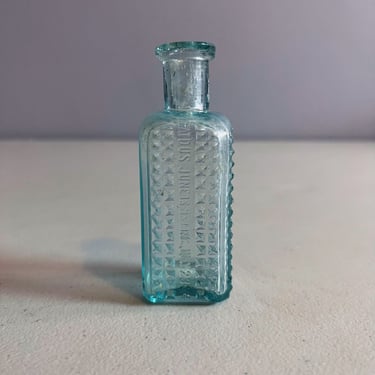 Antique Vapo Cresolene Co POISON HOBNAIL Aqua Glass Bottle 