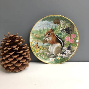 Chipmunk decorative plate -  Woodland Creatures Plate Collection - 1980s vintage 