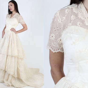 Stunning 1950's Floor Length Wedding Gown With Train, Vintage 40's Embroidered Eyelet Lace Dress, Tiered Long Full Skirt Bridal Outfit 