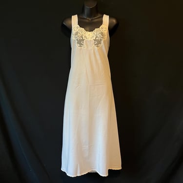vintage lace nightgown 1970s Vanity Fair light blue gown large 