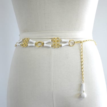 1960s White Plastic and Gold Metal Link Hip Belt 