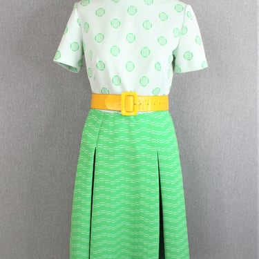 Mid Century - Mod- Color Blocked - Happy Green - Day Dress - Estimated size M 8/10 