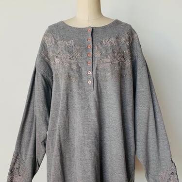 1990s Gray embroidered cozy top, sz. L